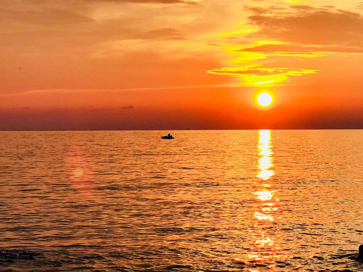 Lhv Garda Lake - Private Pool And Spa Бардолино Экстерьер фото